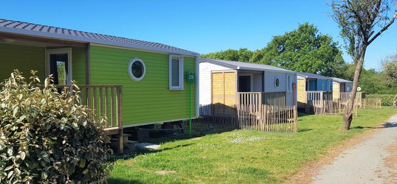 Camping Insolite Le Haut Village Сен-Мишел-Шеф-Шеф Екстериор снимка