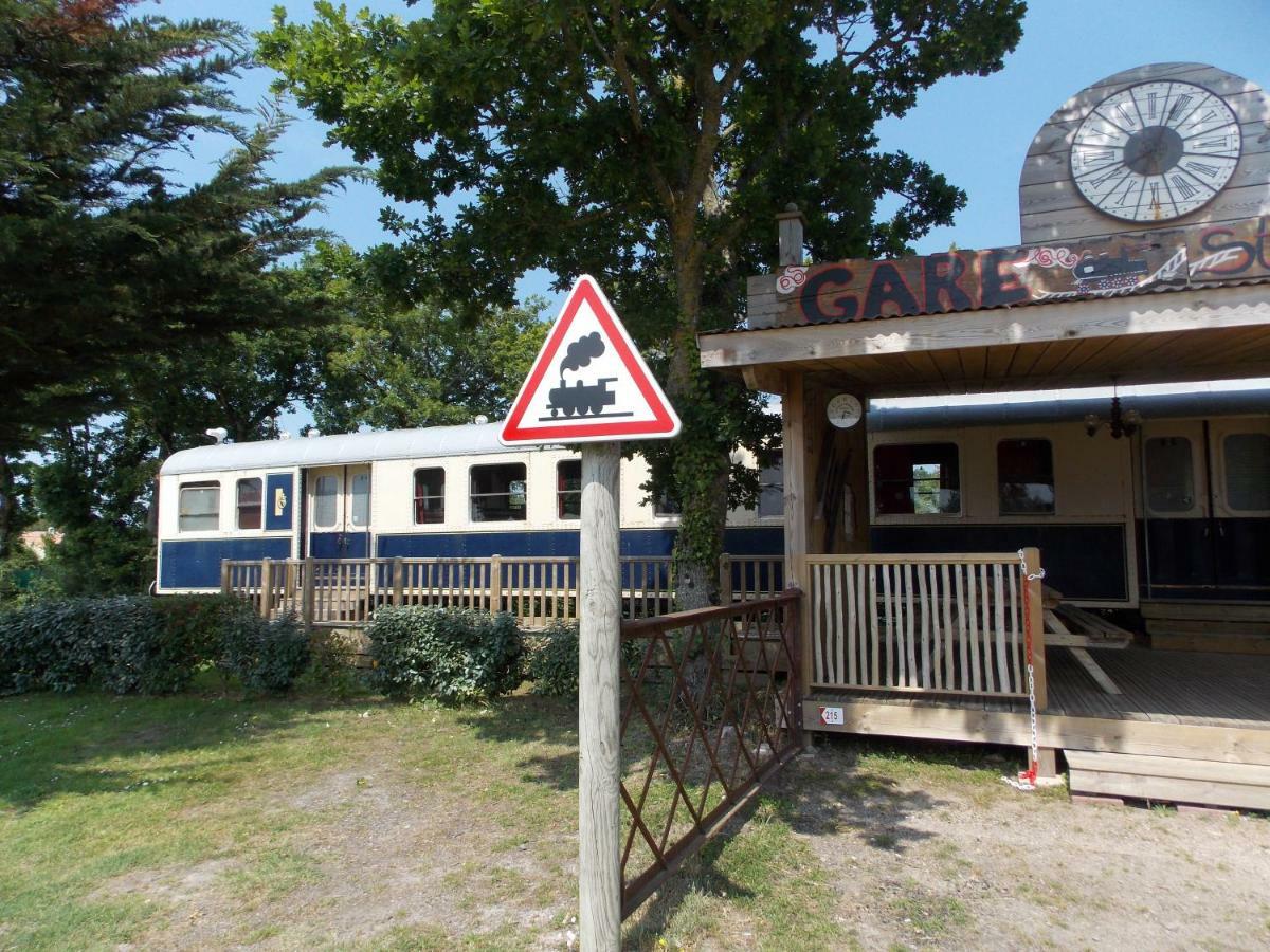 Camping Insolite Le Haut Village Сен-Мишел-Шеф-Шеф Екстериор снимка