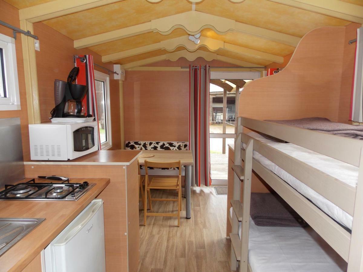 Camping Insolite Le Haut Village Сен-Мишел-Шеф-Шеф Екстериор снимка